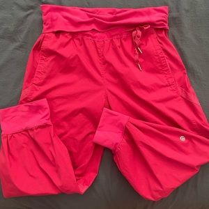 LULULEMON hot pink capris
